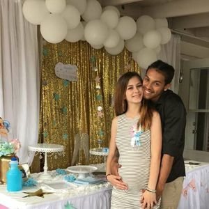 Meet your Posher, Azzi